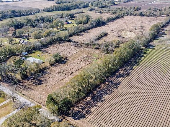 5th image of 1600 Guillot Rd