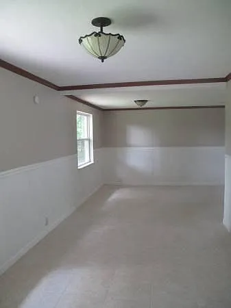 1906 Chesley Dr — Photo 5