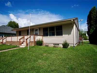 200 Hall Ave, Lowden, IA, 52255