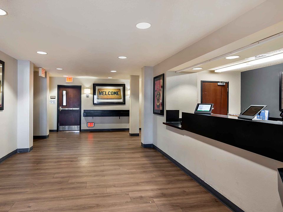Lobby and Guest Check-in