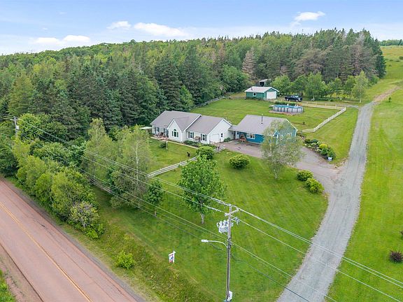 3rd image of 935 Brookside Rd