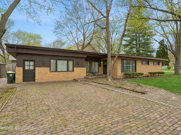 28W463 Main St, Warrenville, IL 60555