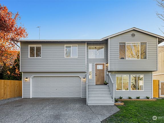 2nd image of 10628 58th Drive NE
