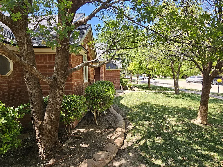10306 York Ave — Photo 9