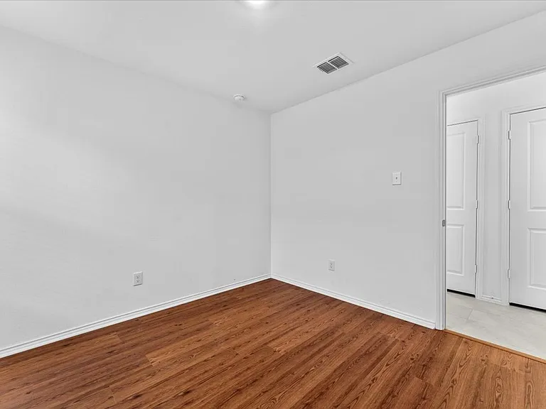 211 Herman Ln — Photo 18
