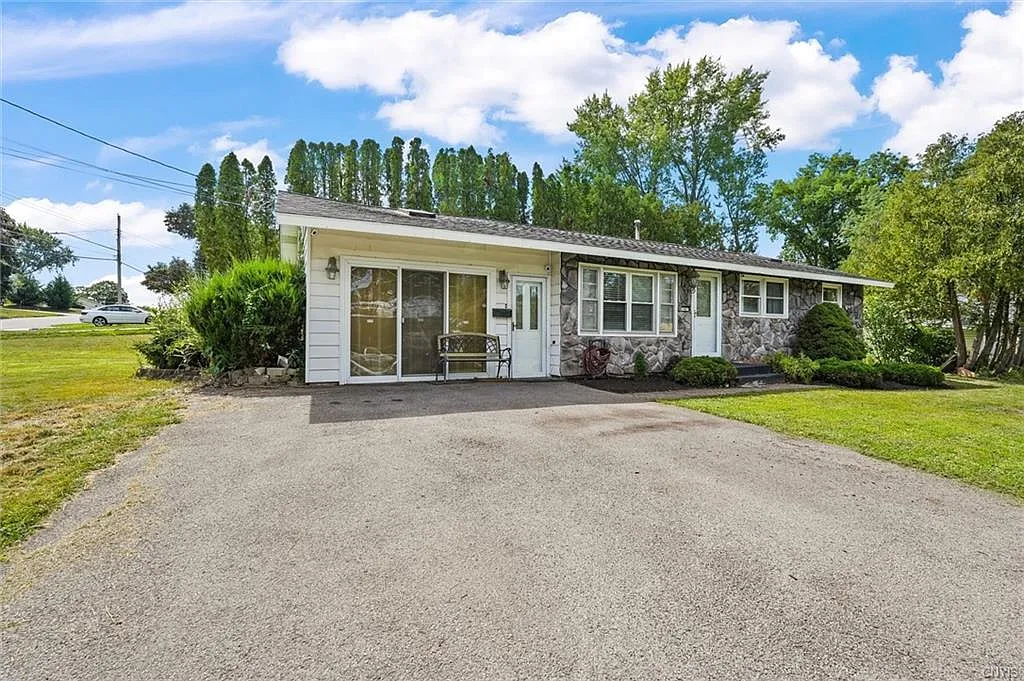 3 bed, 1536 sqft, $2,500 — Photo 1
