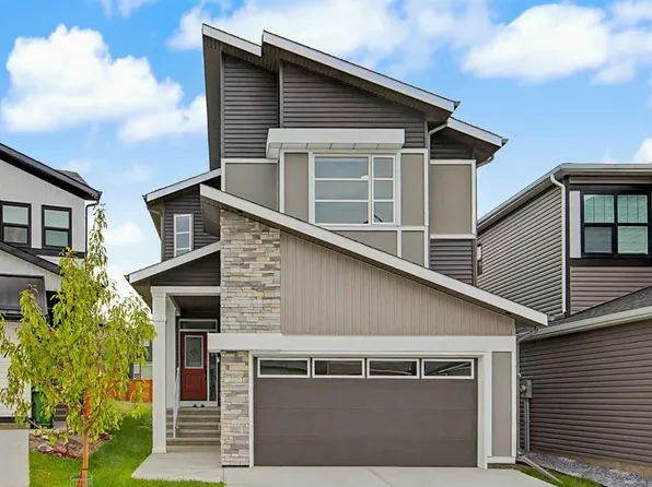 80 Lucas Pass NW, Calgary, AB T3P 2E3