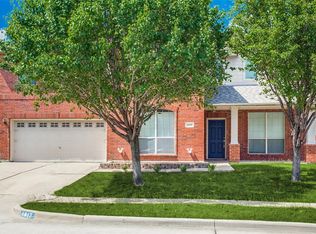 417 Kingfisher Ln, Arlington, TX 76002