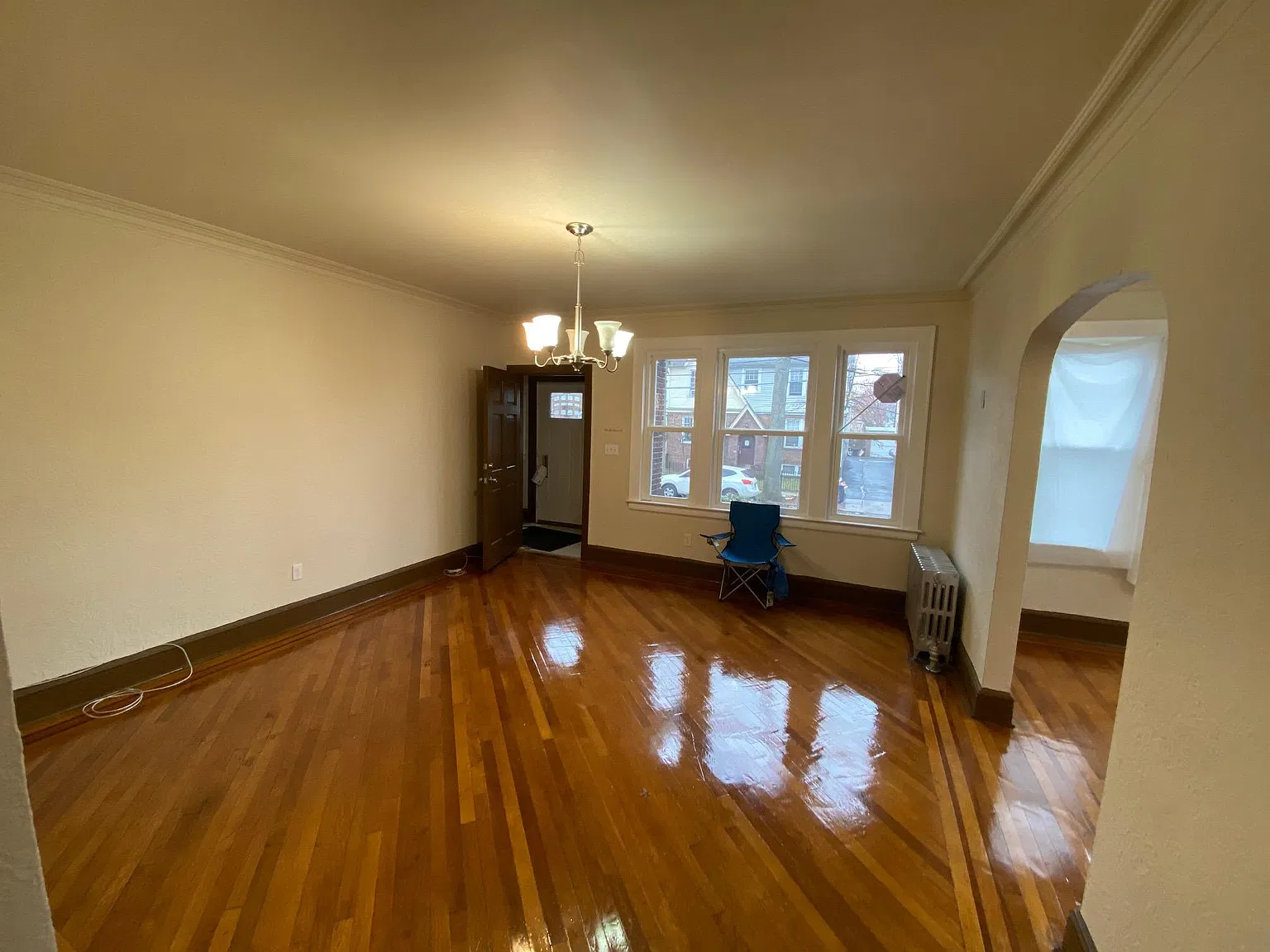 3 bed, 9999 sqft, $2,000 — Photo 3