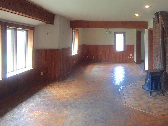 Living room (before renovation)