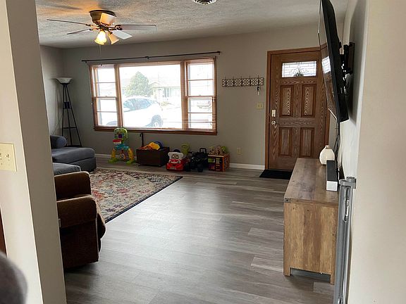 4th image of 1616 Papio Ln