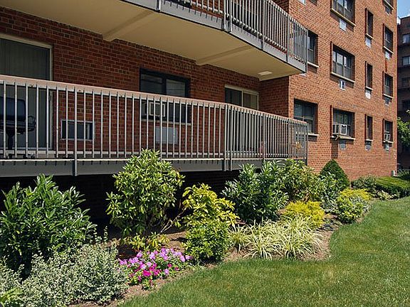 5th image of 413-411 Westchester Ave #6