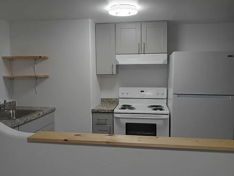 1010 W Market St — Photo 2