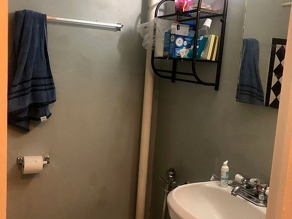 5th image of 1563 Washington St APT 304
