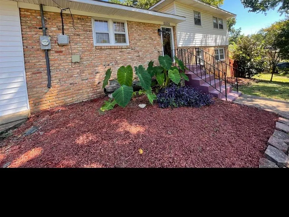 2508 Trail Ridge Rd NW
