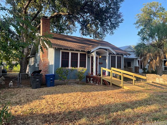 2nd image of 470 E MAGNOLIA AVE