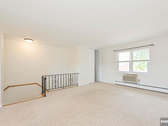 4th image of 46 Knox Ter APT 2A