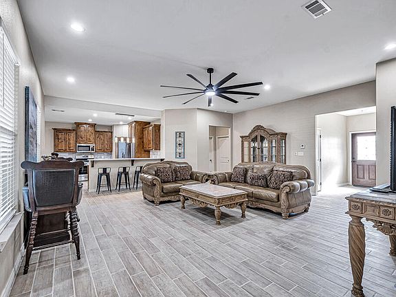 4th image of 1100 Osprey Dr
