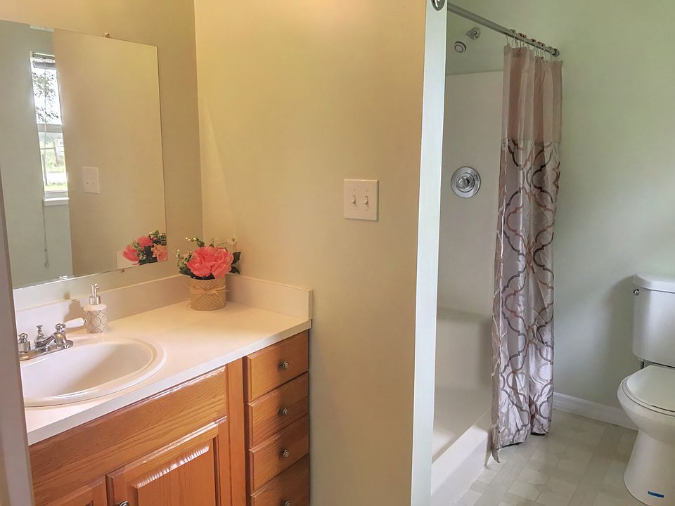 1st image of 27233 Walnut Ave