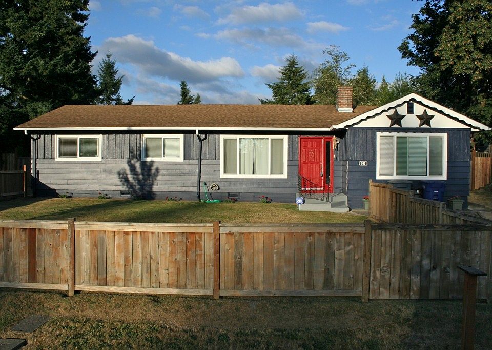 1st image of 707 105th Ave E