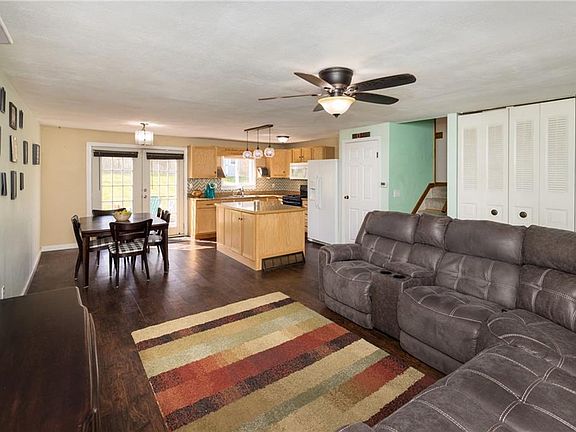 5th image of 2133 Saint Andrew Dr