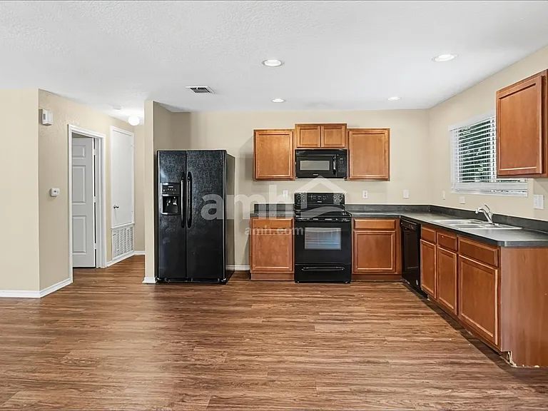 7215 Geranium Path — Photo 3