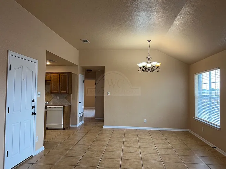 4701 Autumn Valley Dr — Photo 6