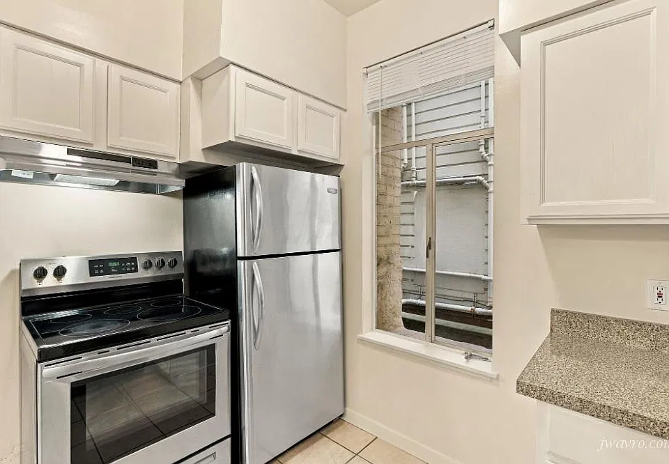 2335 Pacific Ave #103