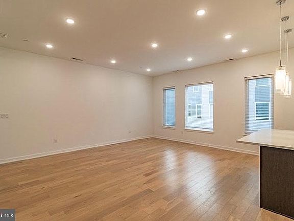 4th image of 2137 E Firth St Unit 2