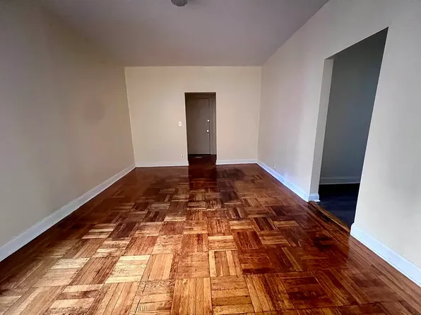 209 Bennett Avenue image 1 of 7