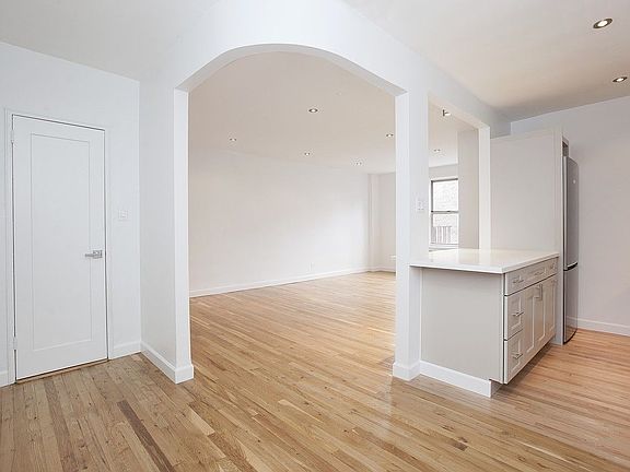3rd image of 79-10 34th Ave #6L