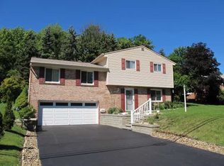 1059 Balmoral Dr, Pittsburgh, PA 15237