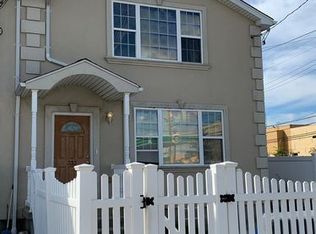 333 Beach 101 St #101, Rockaway Park, NY 11694