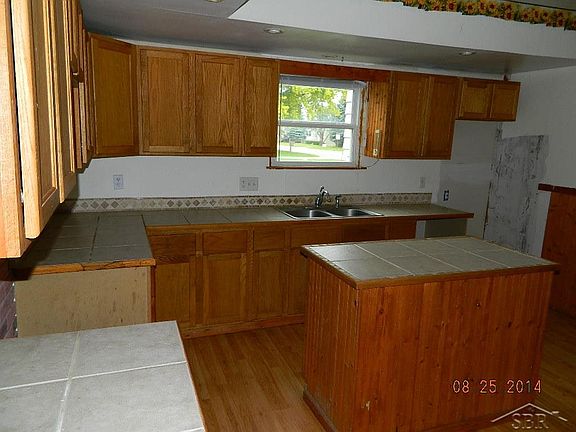 3rd image of 3016 S Euclid Ave
