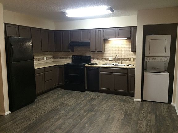 2nd image of 1641 N Oakland Ave APT 11