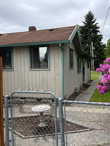 101 Burnett Pl S Photo 1