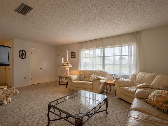 4th image of 22151 Riverhead Ave