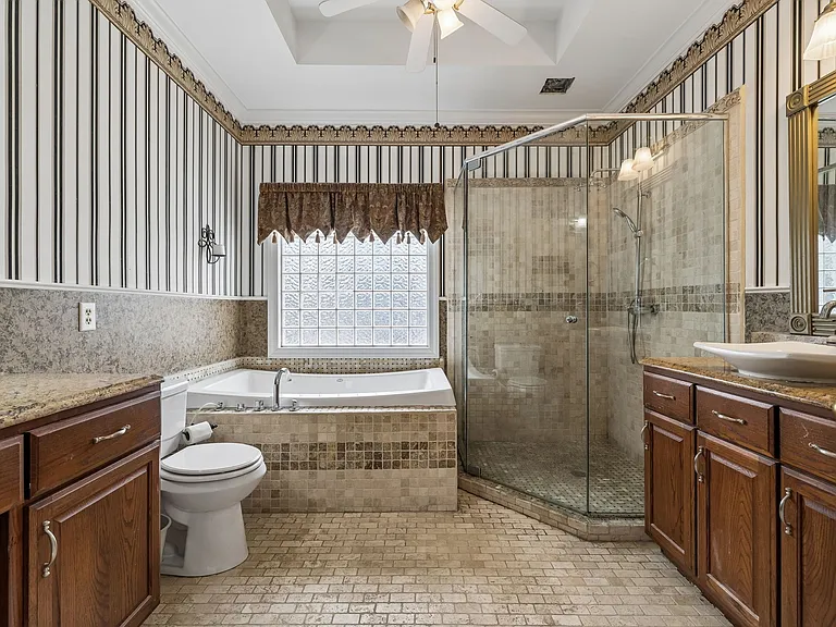 1019 Hilton Ln — Photo 17