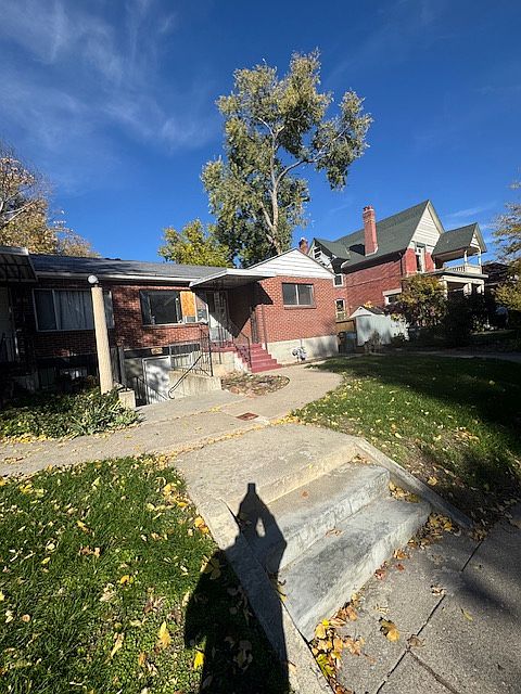 1st image of 951 E Logan Ave #B
