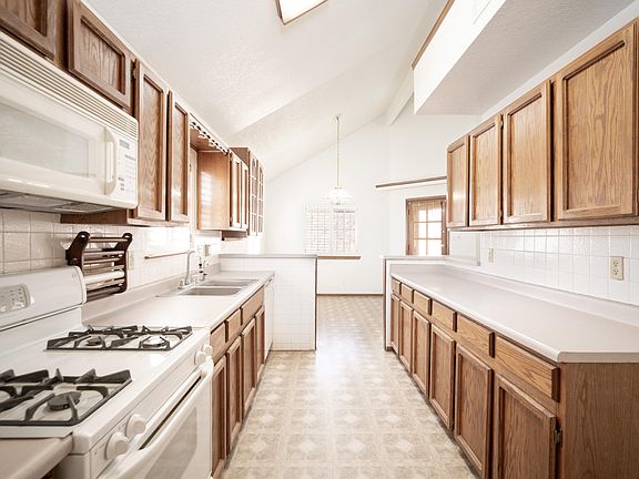 4th image of 568 Mogollon Cir