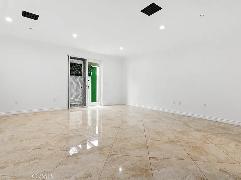 333 Milford St #105 — Photo 18