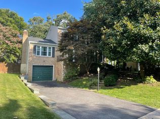 13 Spruce Tree Ct, Bethesda, MD 20814