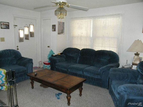 MEREDITH-LIVINGROOM