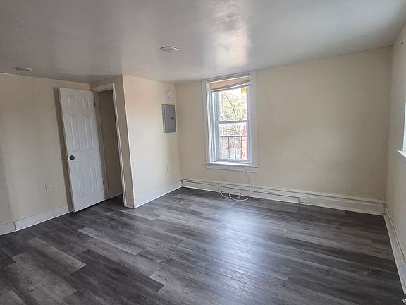 5th image of 349 N 7th St APT 9