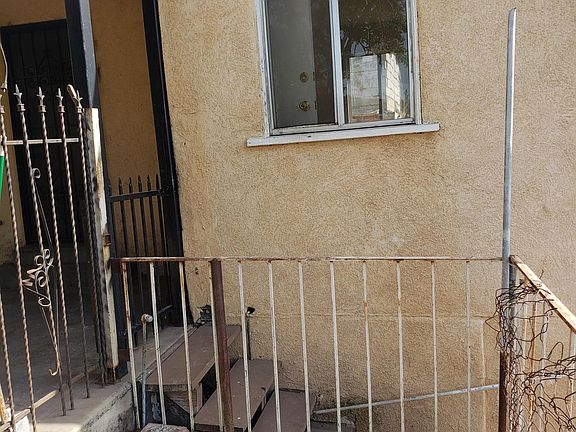 5th image of 147 S Carmelita Ave #1/2