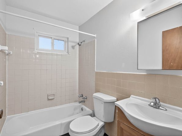 647 37th Ave NE APT 101