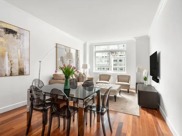 212 East 57th Street image 2 of 10