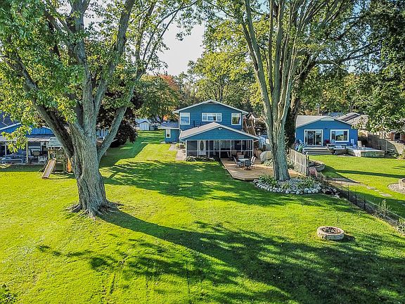 2nd image of 25845 Lake Dr