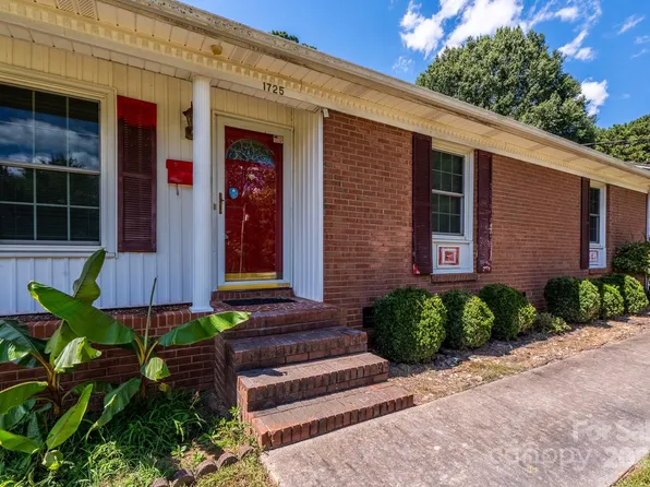 1725 Lakedell Dr, Charlotte, NC 28215