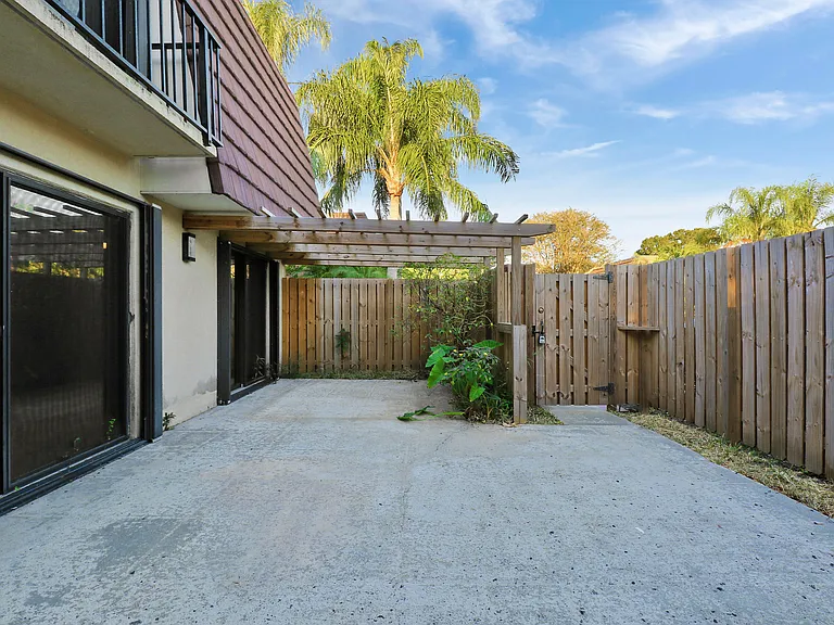 2316 23rd Ln — Photo 27